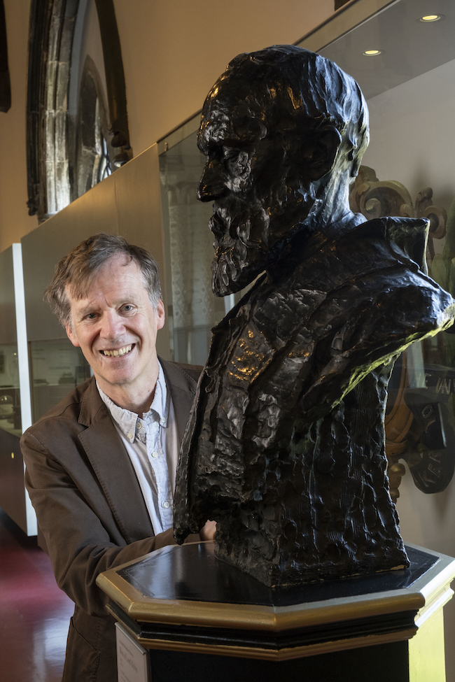 Professor Miles Padgett, Kelvin Chair of Natural Philosophy at the University of Glasgow’s School of Physics & Astronomy, visits the bust of Lord Kelvin by Archibald McFarlane Shannan on display at The Hunterian Museum in Glasgow. The University is hosting a series of public events during the month of June to celebrate the bicentenary of the birth of pioneering scientist and businessman William Thomson, better known as Lord Kelvin, on June 26th 2024.