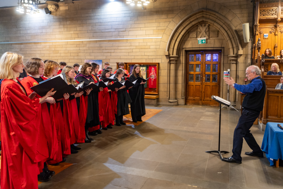 John Rutter conducting the University of Glasgow Choir