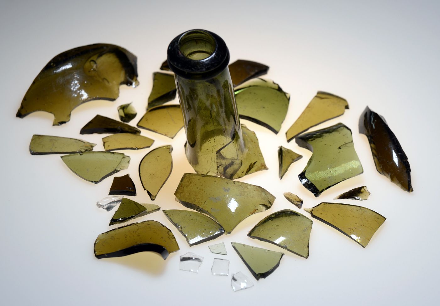 Glass partial assemblage Freya Easthope & Rowan Tooze 000_2028