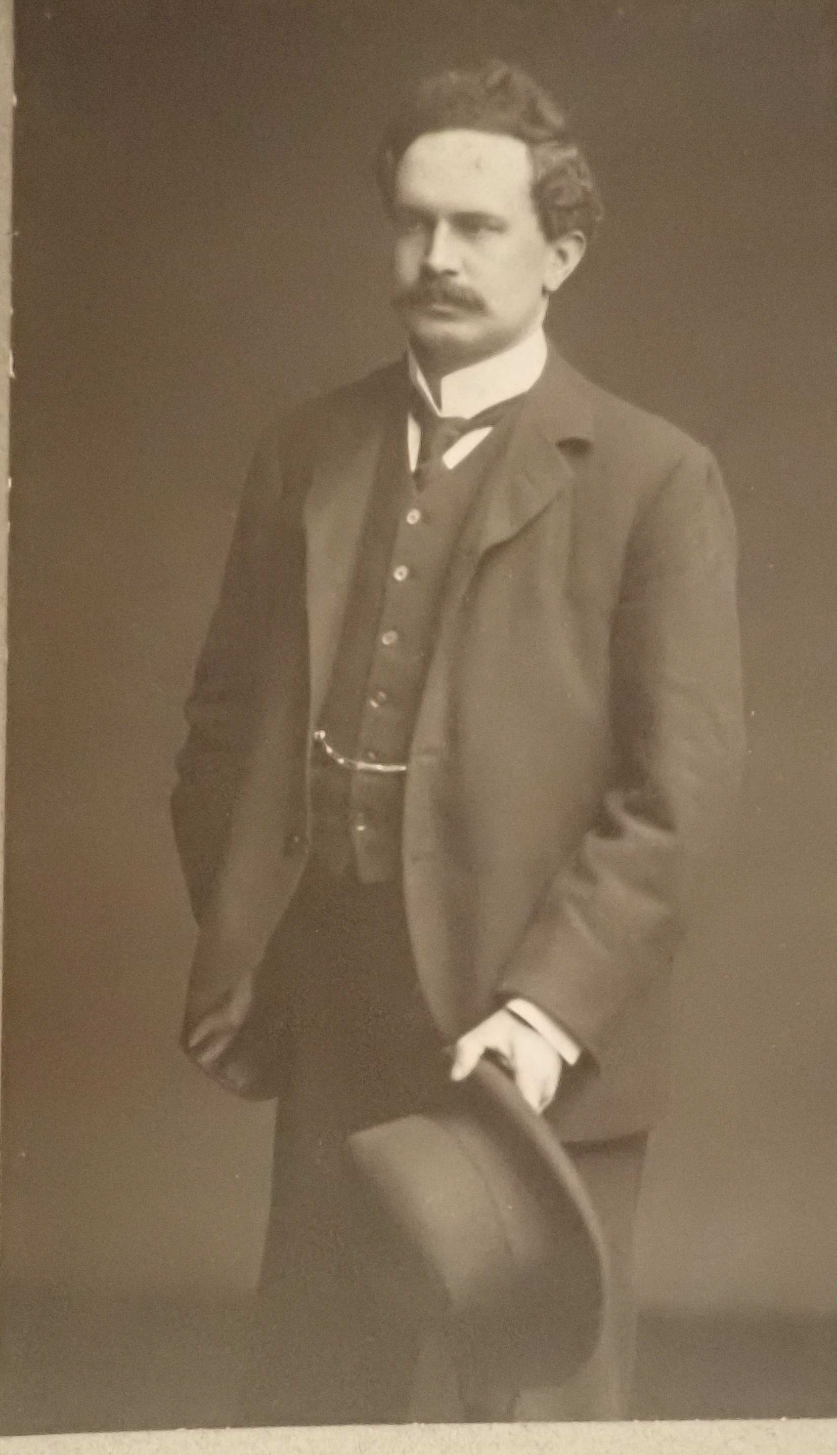 Portrait photo of John Graham Kerr, aged 33, on his appointment to the Regius professorship at Glasgow.