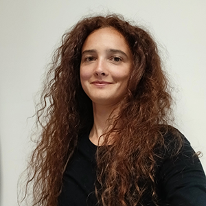 Profile photo of Dr Lara Faverzani, Lecturer in Finance, against a plain background