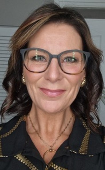 A head and shoulders portrait image of Ms Lynn Stewart